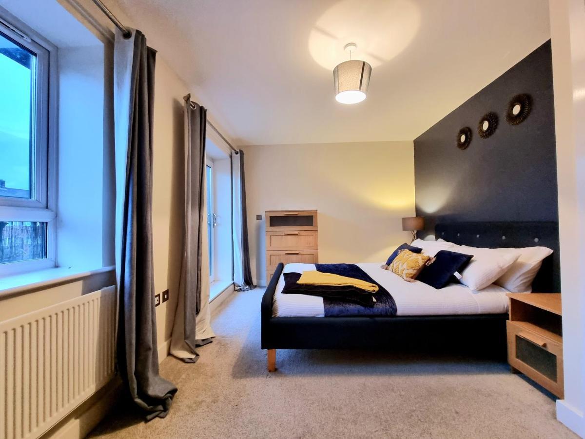 Luxury 2-Bedroom Service Apartment With Balcony Manchester Luaran gambar