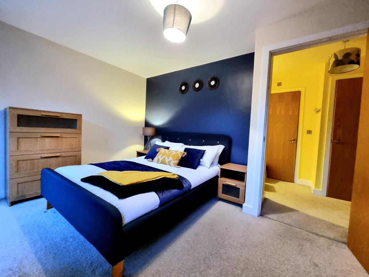 Luxury 2-Bedroom Service Apartment With Balcony Manchester Luaran gambar