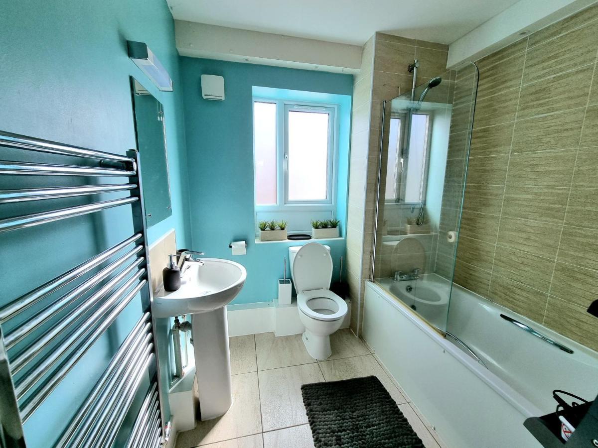 Luxury 2-Bedroom Service Apartment With Balcony Manchester Luaran gambar