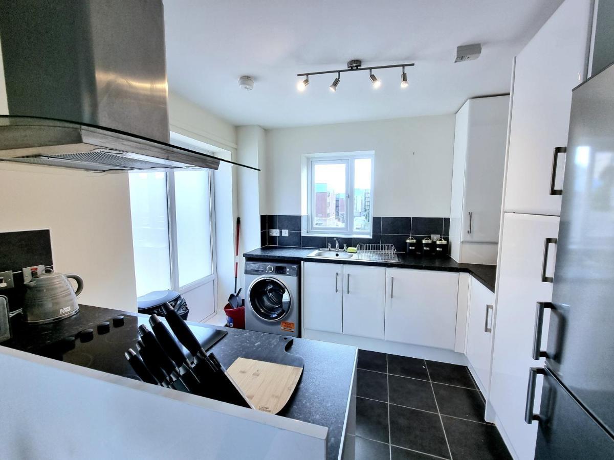 Luxury 2-Bedroom Service Apartment With Balcony Manchester Luaran gambar