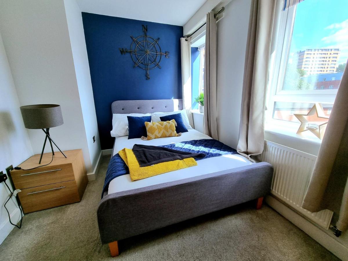 Luxury 2-Bedroom Service Apartment With Balcony Manchester Luaran gambar