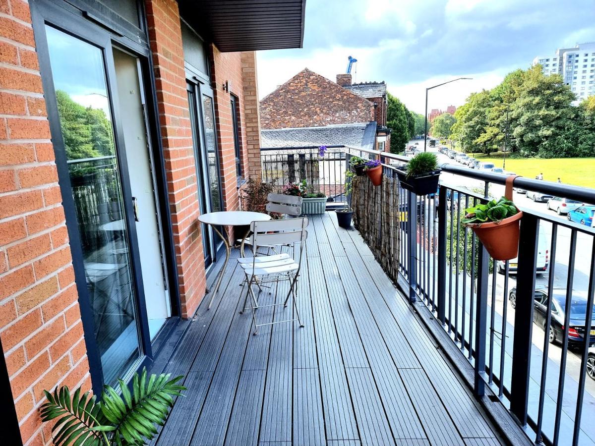 Luxury 2-Bedroom Service Apartment With Balcony Manchester Luaran gambar